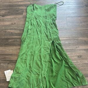 Elegant Green Spaghetti Strap Dress from Abercrombie
